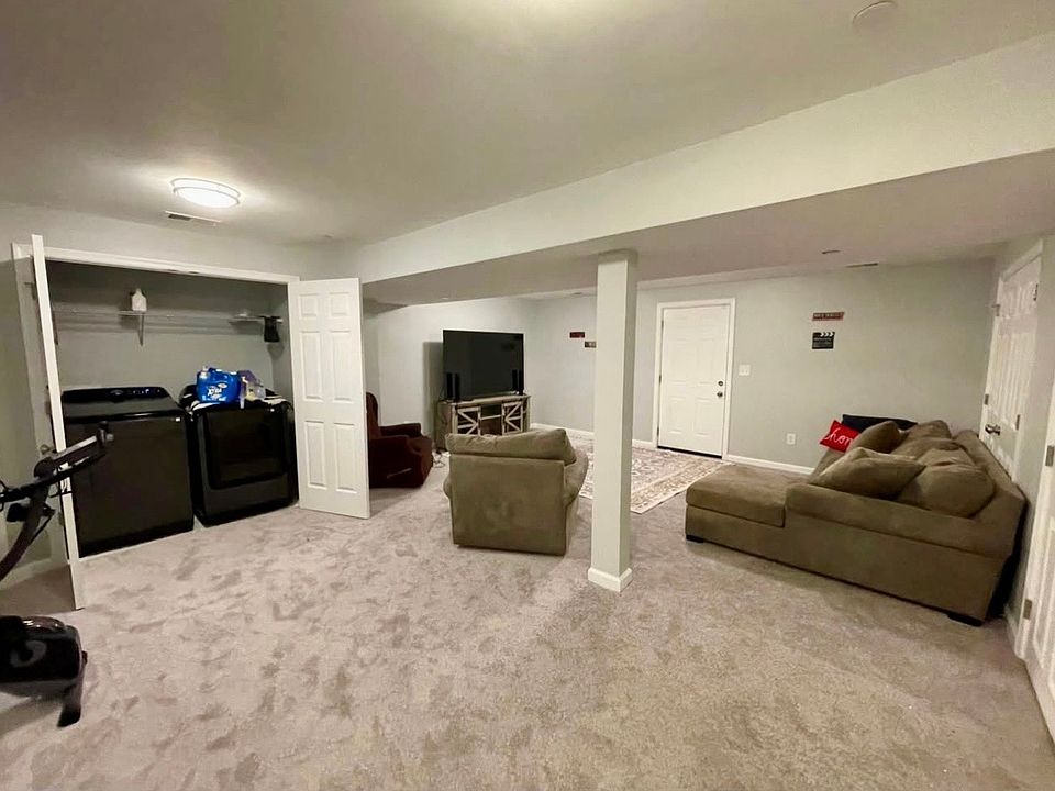 1st image of 10A Manchester Rd #1