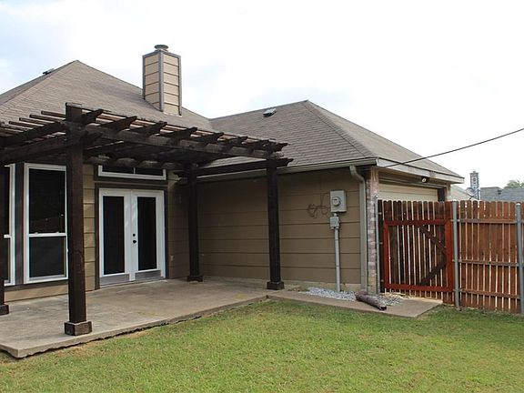 4th image of 1414 Develon Dr