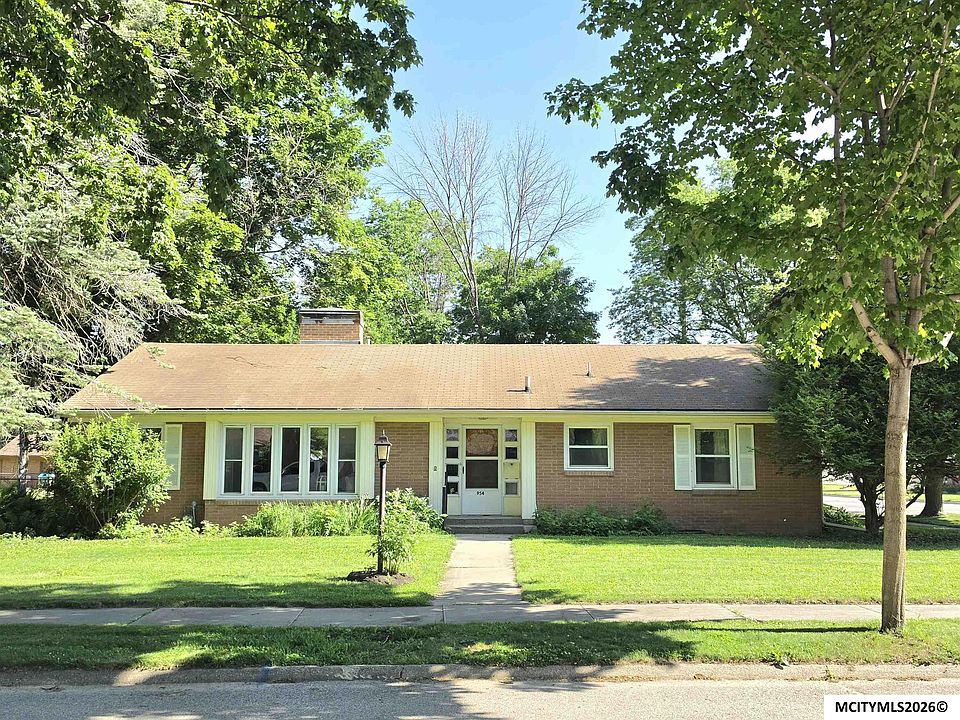 1st image of 954 6th Pl SE