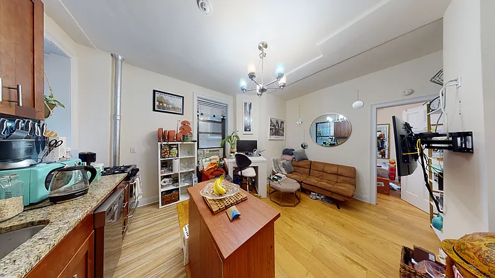 Rented by Bond New York | media 17