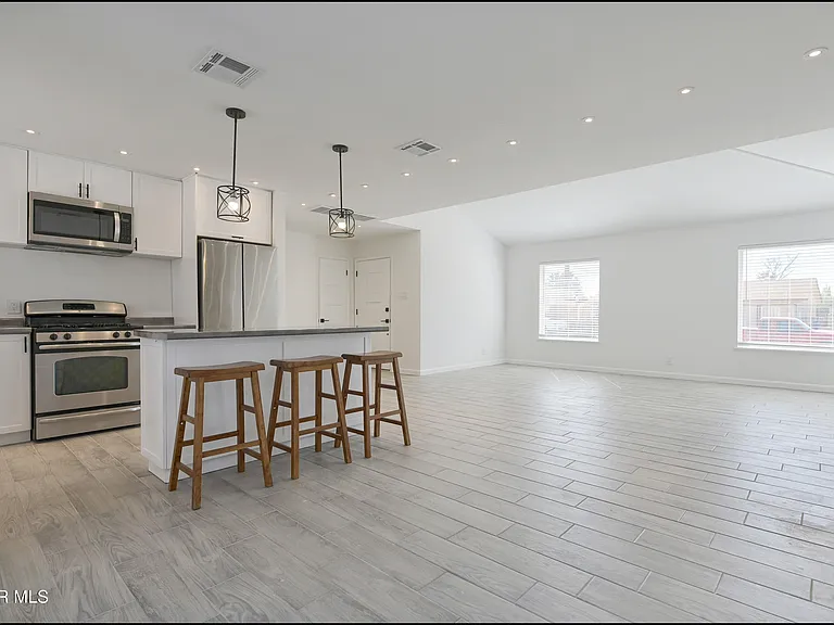 8617 Darlina Dr — Photo 14