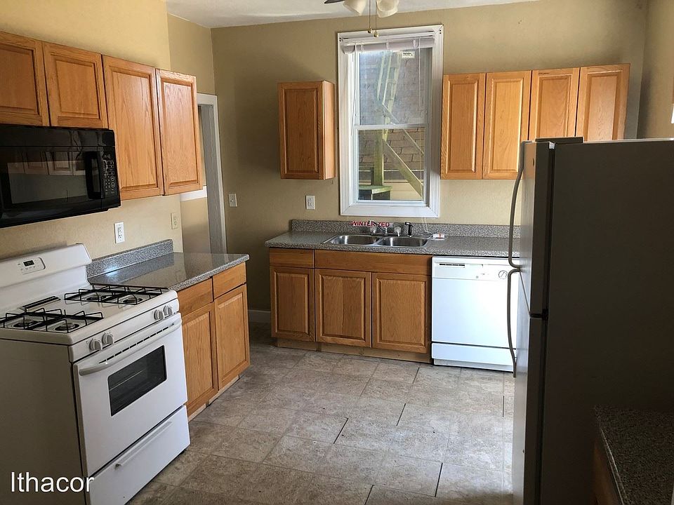 2nd image of 33 Clayton Ave #1
