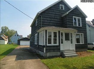 988 Sandusky St, Conneaut, OH 44030