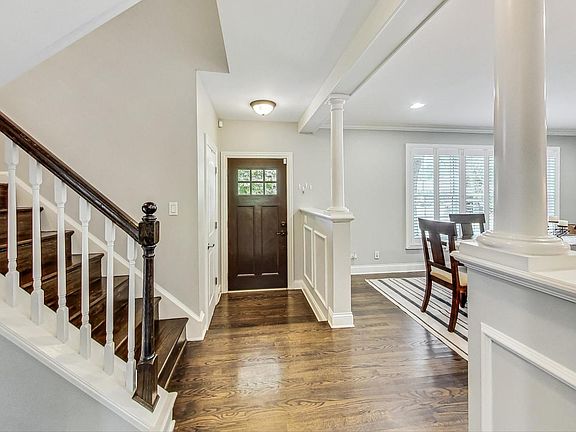 3rd image of 405 Willow Ave