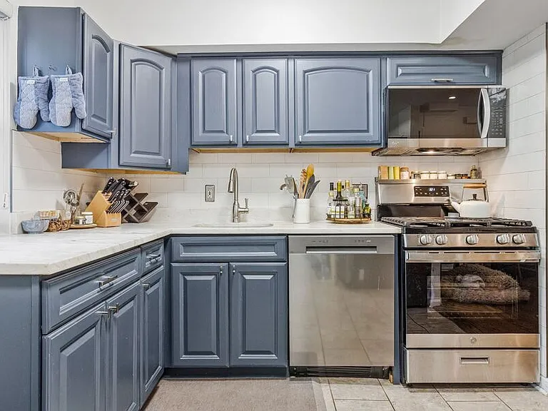 2030 E St NE — Photo 11