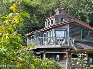 84 River Rd, Haines, AK 99827