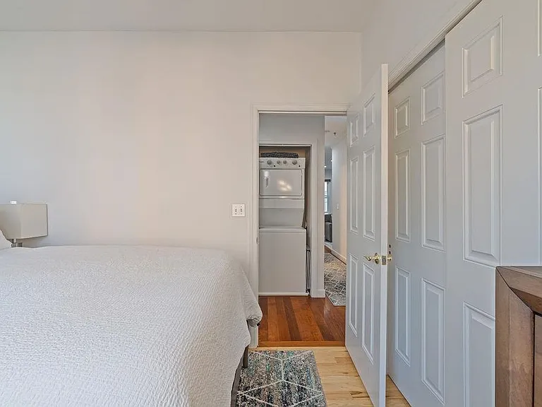 620 38th St #903 — Photo 19