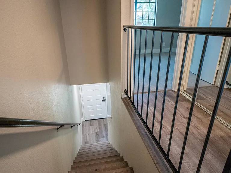 Cedar Court Townhomes — Photo 8