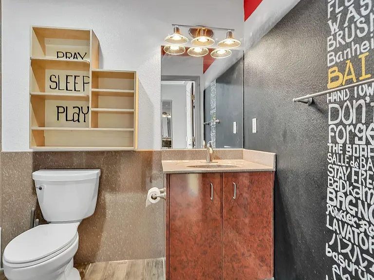 610 Central Ave SW #4H — Photo 13