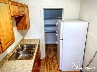 2042 E 68th St APT 3, Chicago, IL 60649