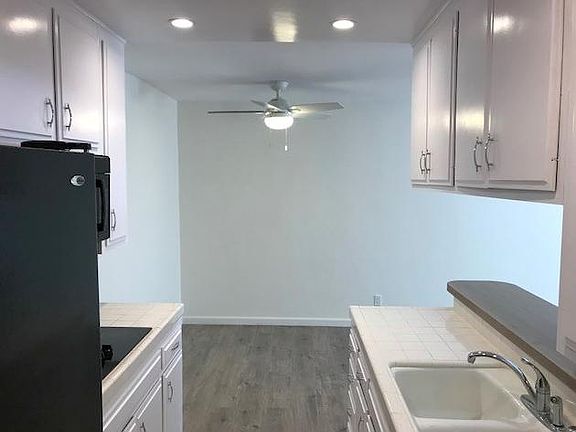 3rd image of 10240 Camarillo St APT 309