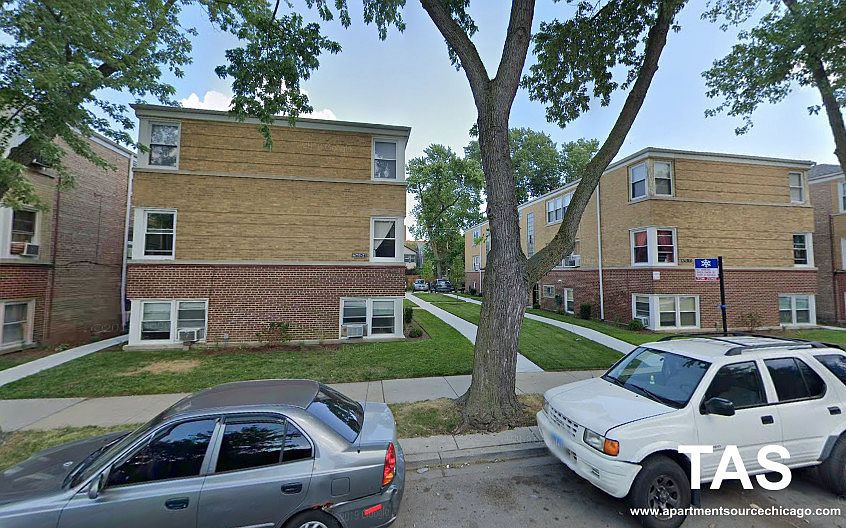 2nd image of 6721 N California Ave APT 1W