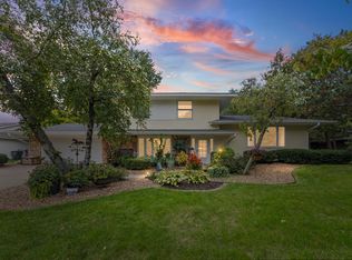 228 Walnut Ln, Apple Valley, MN 55124