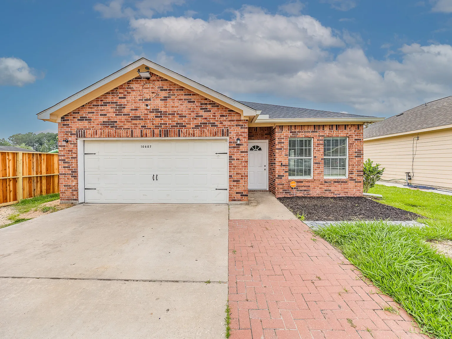 3 bed, 1333 sqft, $1,895 — Photo 3