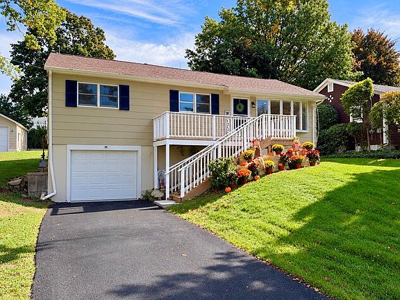 3rd image of 159 Wawayanda Avenue