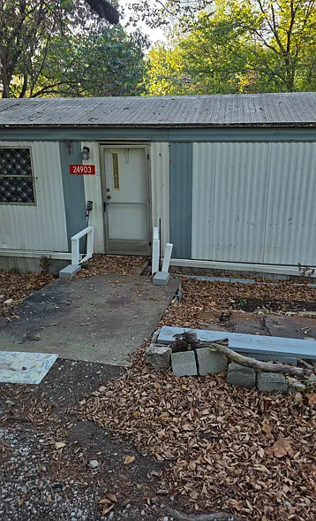 2 bed, 1.0 bath, $1,200 — Photo 1