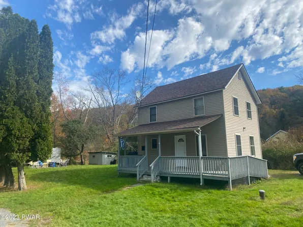 211 Mountain Spring Ave, Hawley, PA 18428