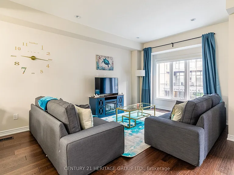 38 Southshore Cres — Photo 7