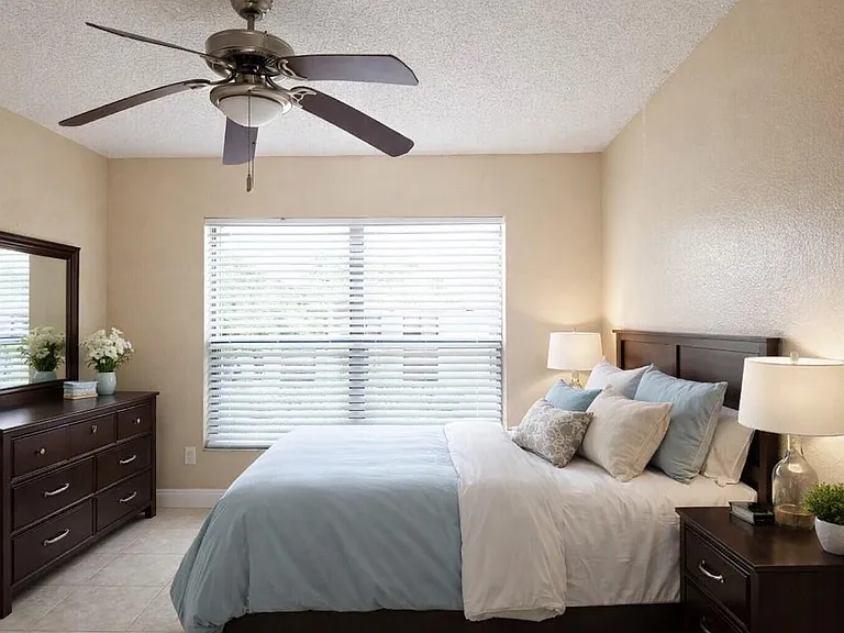 1542 Lake Crystal Dr #H — Photo 15