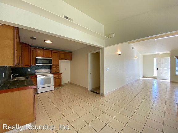 5th image of 8545 Oxford Hill Ct