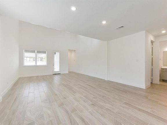 5th image of 13119 Hidden Village Ct