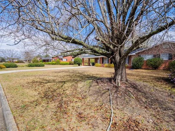 2801 Berkley Dr, Valdosta, GA 31602