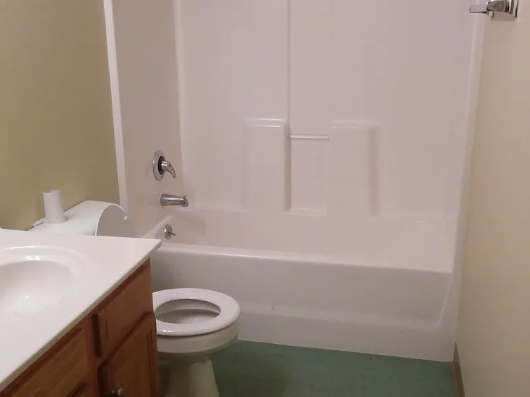 652 S 29th St #100 — Photo 9