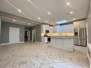 222 Boerum St #1, Brooklyn, NY 11206