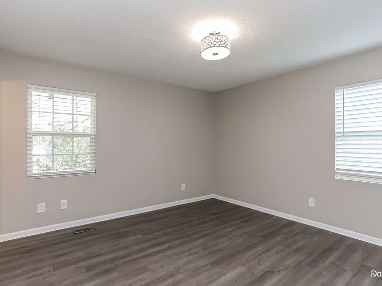 1315 Bacon St — Photo 14
