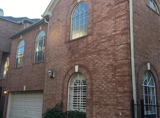 5213 Blossom St, Houston, TX 77007