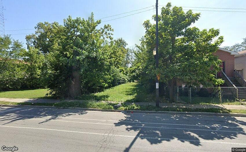 1st image of 423 W 103rd St