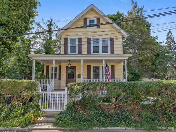 7 Brown Street, Sea Cliff, NY 11579