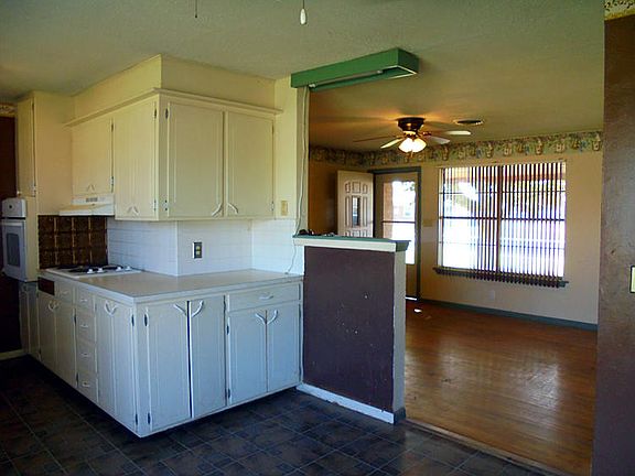 5th image of 1005 Bruce Ave