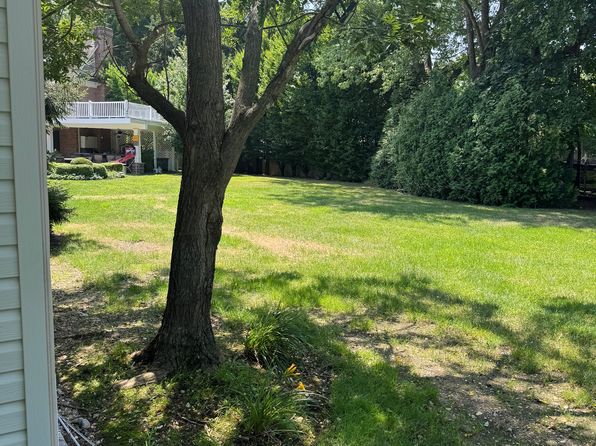 155 Old Country Rd #1