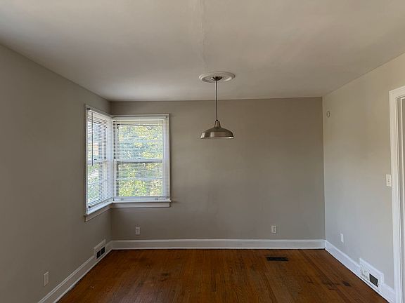 4th image of 4300 Tremont St