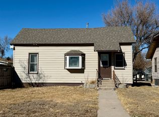 322 W 5th St, Imperial, NE 69033
