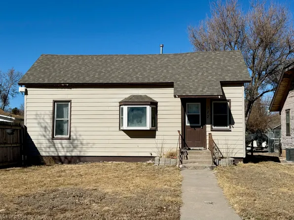 322 W 5th St, Imperial, NE 69033