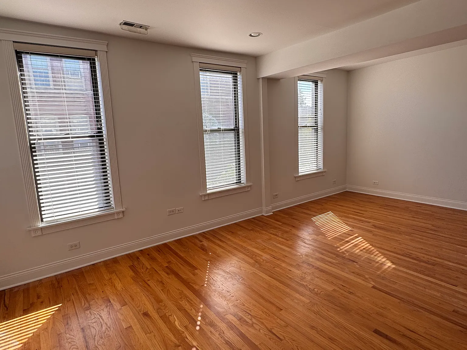 1 bed, 800 sqft, $1,850 — Photo 3