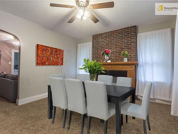 Formal dining makes a great first impression!