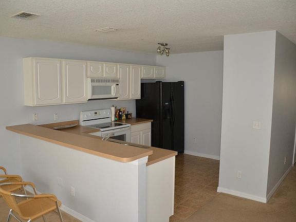 2nd image of 761 Cresting Oak Cir