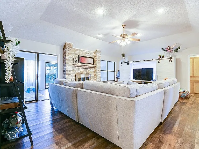 3438 Walnut Hill Dr — Photo 10