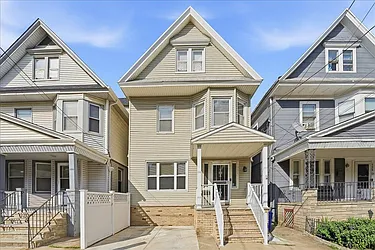 140 Pearsall Avenue