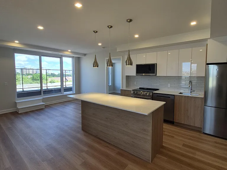 18 Hawthorne Ave — Photo 30