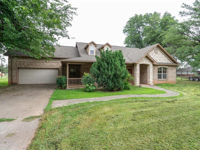 610 W Choctaw St, Lindsay, OK, 73052