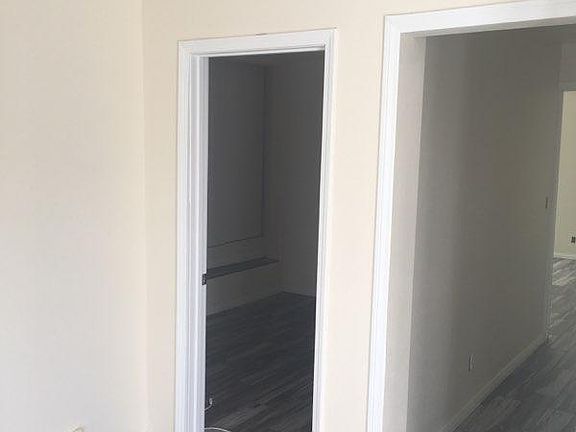 5th image of 1138 N Gage Ave