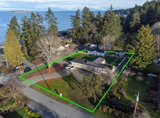 7128 Benwaldun Rd, Lantzville, BC V0R2H0