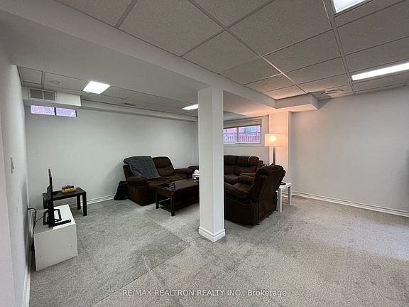 2nd image of 82 Rush Rd