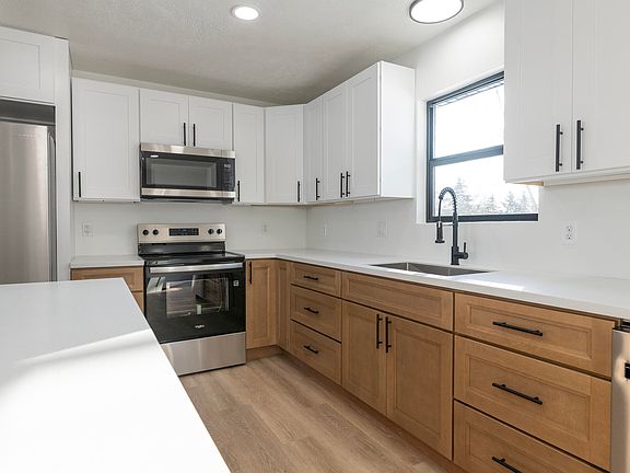 3rd image of 70908 Elkhart Rd