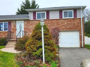 680 S Pleasant Ave, Dallastown, PA 17313