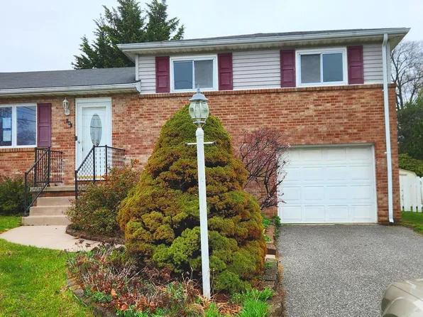 680 S Pleasant Ave, Dallastown, PA 17313